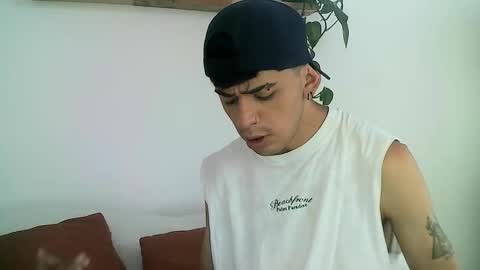 Snapshot of gaelgarcia07 chatting on 02/15/26, 07:43 Gael Garca online show from 02/15/26, 07:43