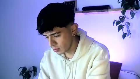 Snapshot of gaelgarcia07 chatting on 02/25/26, 12:42 Gael Garca online show from 02/25/26, 12:42