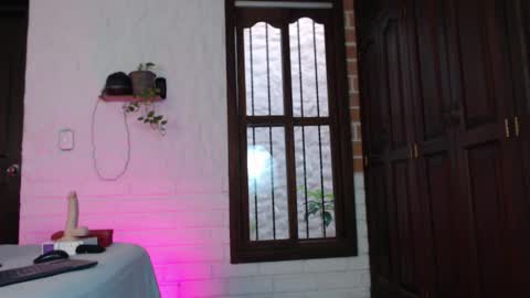 Snapshot of gaia_333 chatting on 11/13/25, 12:15 Lenna 3 online show from 11/13/25, 12:15