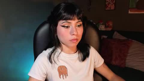 gaia_joness online show from 11/25/25, 08:31