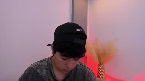 gaia_n_nix online show from 05/13/26, 04:43