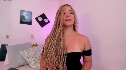 Snapshot of gaia_stonne chatting on 10/28/25, 12:19 gaia_stonne online show from 10/28/25, 12:19