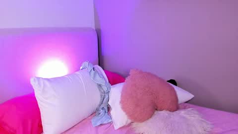 Gaia Baker  online show from 04/10/26, 04:28