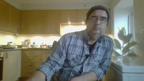 Snapshot of galacx chatting on 01/23/25, 11:37 galacx online show from 01/23/25, 11:37