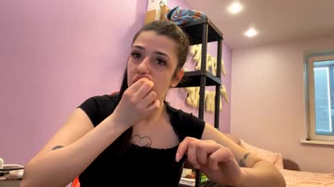 Nika online show from 05/19/26, 09:48