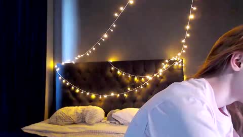 Snapshot of galaxyandromeda chatting on 11/29/25, 07:55 My name Lou 3 online show from 11/29/25, 07:55