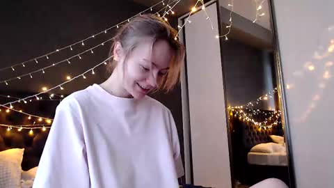 Snapshot of galaxyandromeda chatting on 12/05/25, 08:12 My name Lou 3 online show from 12/05/25, 08:12