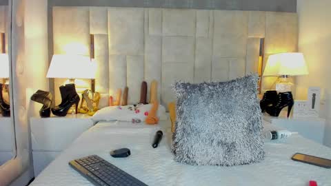  Gale  online show from 02/18/25, 04:58