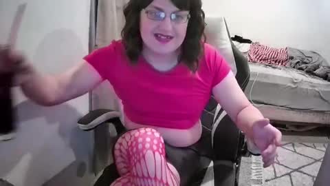 Snapshot of galen12 chatting on 09/10/25, 01:27 EmilyTrans online show from 09/10/25, 01:27