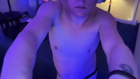 Snapshot of gallowsjackirl chatting on 12/17/24, 06:02 gallowsjackirl online show from 12/17/24, 06:02