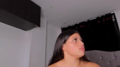 Snapshot of game_with_lesbians_ chatting on 10/17/25, 11:29 game with lesbians online show from 10/17/25, 11:29