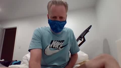 Snapshot of gamerboy200 chatting on 09/17/25, 01:07 gamerboy200 online show from 09/17/25, 01:07