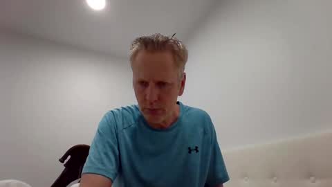 Snapshot of gamerboy200 chatting on 10/01/25, 02:39 gamerboy200 online show from 10/01/25, 02:39