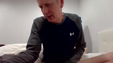 Snapshot of gamerboy200 chatting on 10/23/25, 02:22 gamerboy200 online show from 10/23/25, 02:22