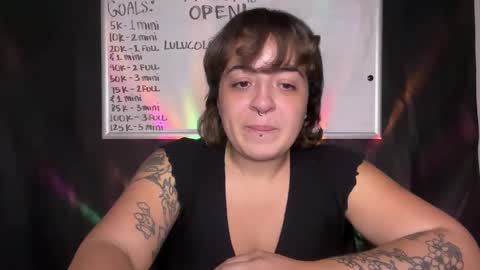 Snapshot of gamermilf94 chatting on 10/08/25, 10:07 GamerMilf94 online show from 10/08/25, 10:07