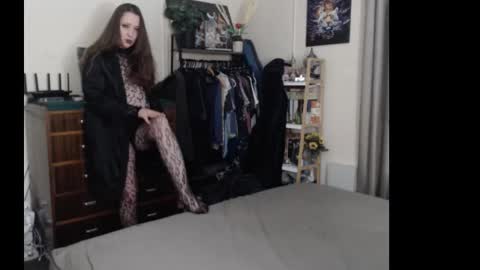 HOT  online show from 11/08/25, 12:16