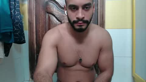 Snapshot of ganzabi chatting on 11/17/25, 01:06 Ganza online show from 11/17/25, 01:06