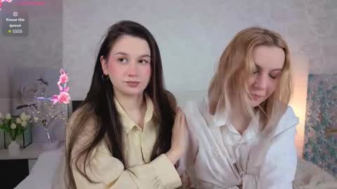 Violla online show from 12/15/25, 04:50