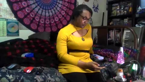 Gardenia online show from 11/26/25, 02:01