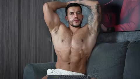 Snapshot of garret_alvin_ chatting on 08/05/26, 01:52 Garret online show from 08/05/26, 01:52