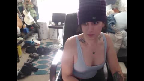 Snapshot of garthvoncoole chatting on 11/16/25, 04:34 HarperxLotus online show from 11/16/25, 04:34