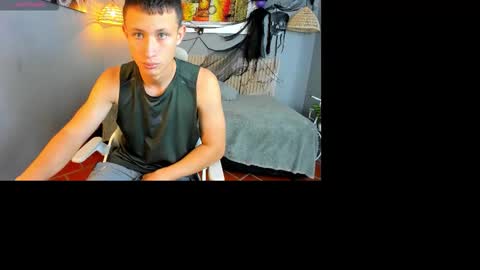 garuo_18 online show from 11/04/25, 02:43