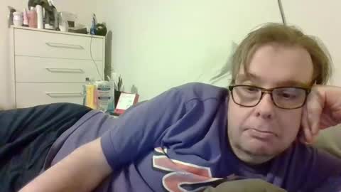 Snapshot of garyg930 chatting on 01/19/25, 02:36 Gary online show from 01/19/25, 02:36