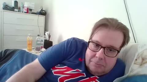 Snapshot of garyg930 chatting on 09/11/25, 09:37 Gary online show from 09/11/25, 09:37