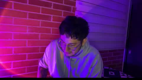 Snapshot of garyy333 chatting on 09/22/25, 04:14 Gary online show from 09/22/25, 04:14