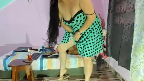 Snapshot of gaticahot001 chatting on 01/19/25, 12:06 Diana online show from 01/19/25, 12:06