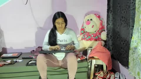 Snapshot of gaticahot001 chatting on 02/12/25, 11:30 Diana online show from 02/12/25, 11:30