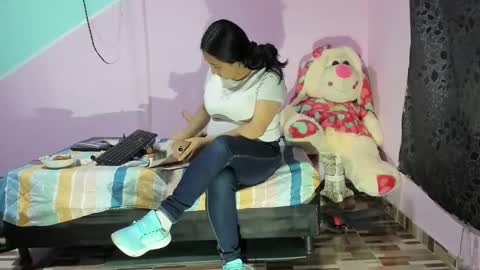 Snapshot of gaticahot001 chatting on 03/11/25, 02:54 Diana online show from 03/11/25, 02:54