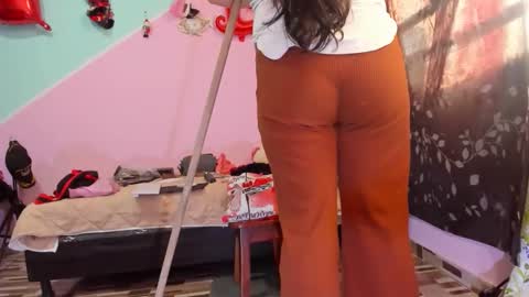 Snapshot of gaticahot001 chatting on 09/09/25, 12:05 Diana online show from 09/09/25, 12:05