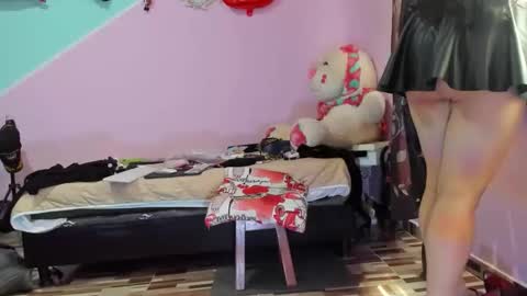 Snapshot of gaticahot001 chatting on 10/04/25, 03:21 Diana online show from 10/04/25, 03:21