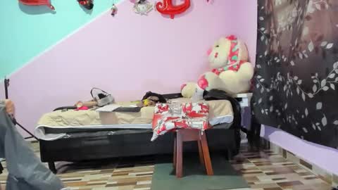 Snapshot of gaticahot001 chatting on 10/16/25, 12:06 Diana online show from 10/16/25, 12:06