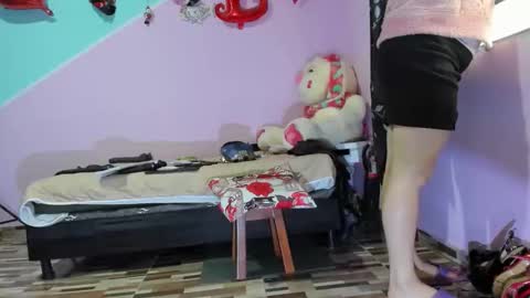 Snapshot of gaticahot001 chatting on 10/23/25, 12:04 Diana online show from 10/23/25, 12:04