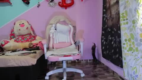 Snapshot of gaticahot001 chatting on 11/21/25, 07:01 Diana online show from 11/21/25, 07:01