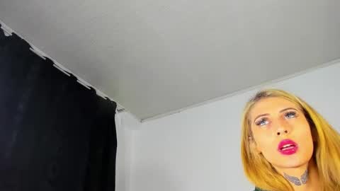 gatita13333321 online show from 02/05/25, 05:52