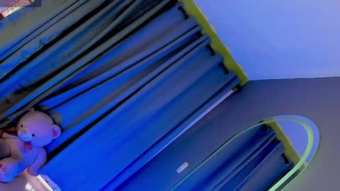 Vnecis Marn online show from 02/04/25, 08:28