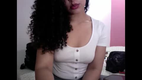 Snapshot of gatubelahotxxx chatting on 12/24/24, 05:27 gatubelahotxxx online show from 12/24/24, 05:27