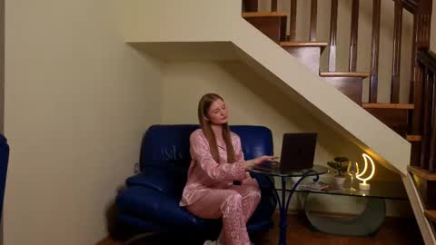 Maria online show from 11/23/25, 02:00