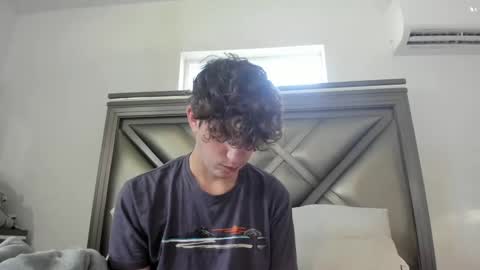 Snapshot of gayndepressed chatting on 09/20/25, 08:21 Trace online show from 09/20/25, 08:21