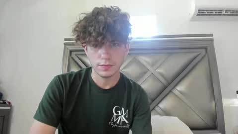 Snapshot of gayndepressed chatting on 09/22/25, 07:16 Trace online show from 09/22/25, 07:16