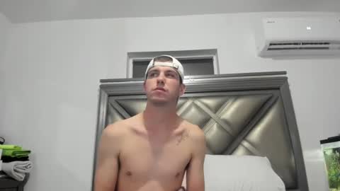 Snapshot of gayndepressed chatting on 11/14/25, 05:39 Trace online show from 11/14/25, 05:39