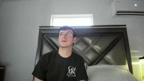 Snapshot of gayndepressed chatting on 01/12/26, 11:32 Trace online show from 01/12/26, 11:32