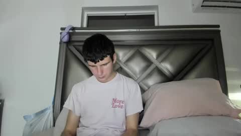 Snapshot of gayndepressed chatting on 02/01/26, 01:26 Trace online show from 02/01/26, 01:26