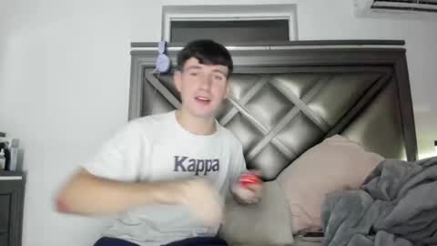 Snapshot of gayndepressed chatting on 02/25/26, 01:15 Trace online show from 02/25/26, 01:15