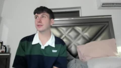 Snapshot of gayndepressed chatting on 02/27/26, 03:50 Trace online show from 02/27/26, 03:50