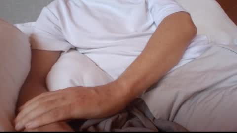 Snapshot of gccurious76 chatting on 02/12/25, 04:01 GCGuy online show from 02/12/25, 04:01