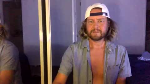 gcsurfer81 online show from 12/19/25, 09:27